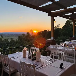 https://villa-schiatti.it-tuscanyhotel.com